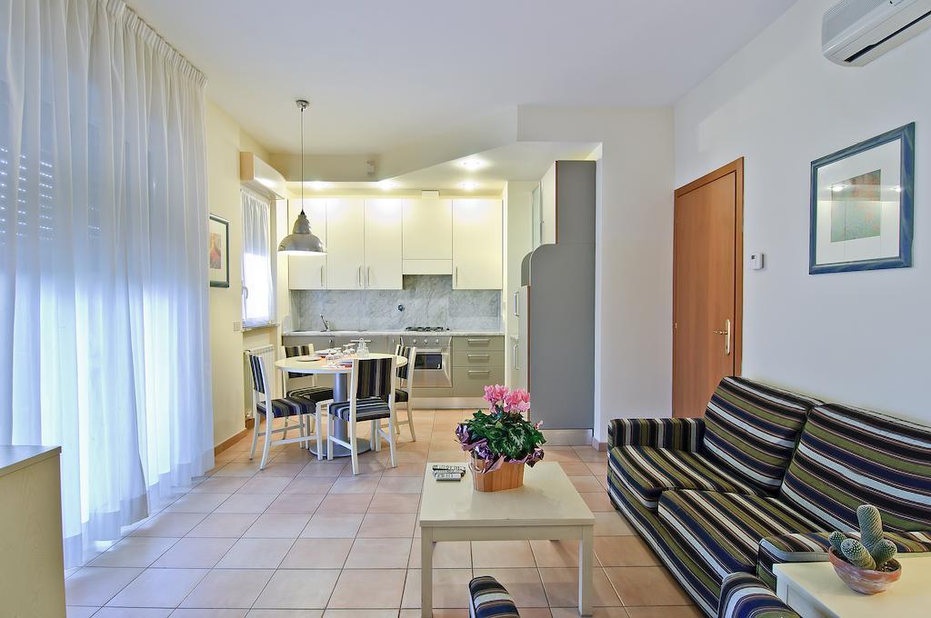 Residence I Triangoli Casal Palocco Phòng bức ảnh